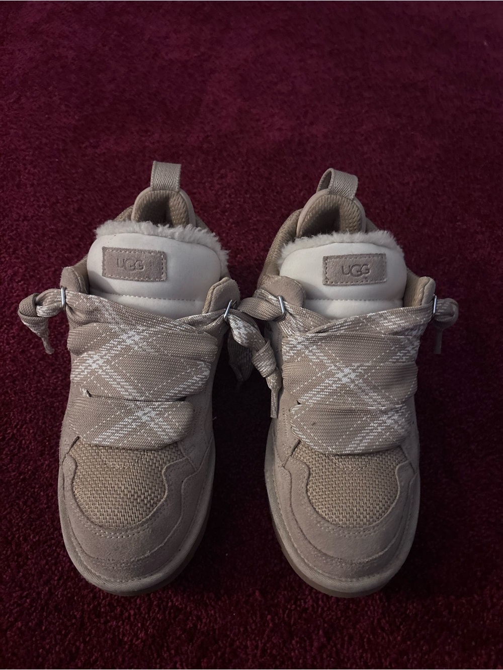 UGG Lowmels US10